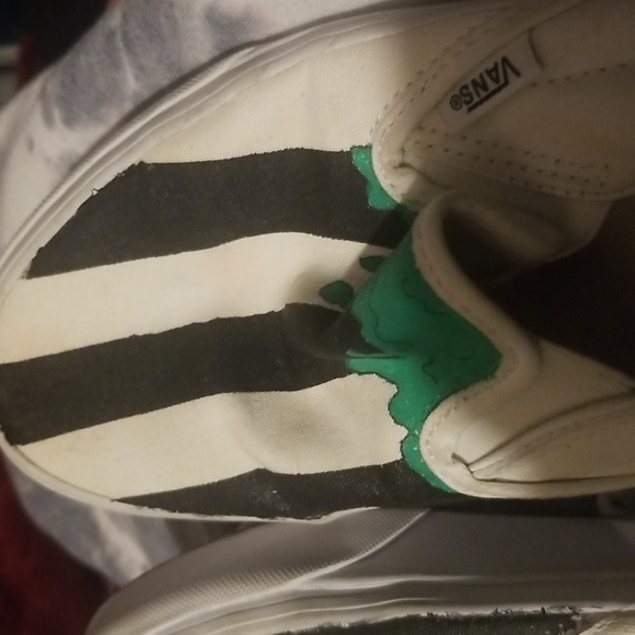 Customized Vans - Picture 5 of 8